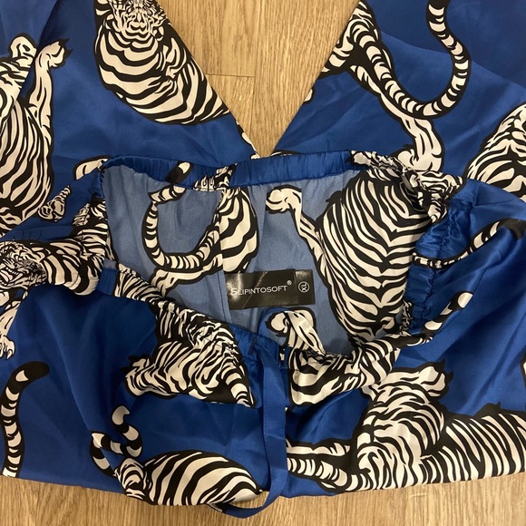 Slip into soft Blue Tiger Print Pajama SET 100 percent silk. - Picture 6 of 7